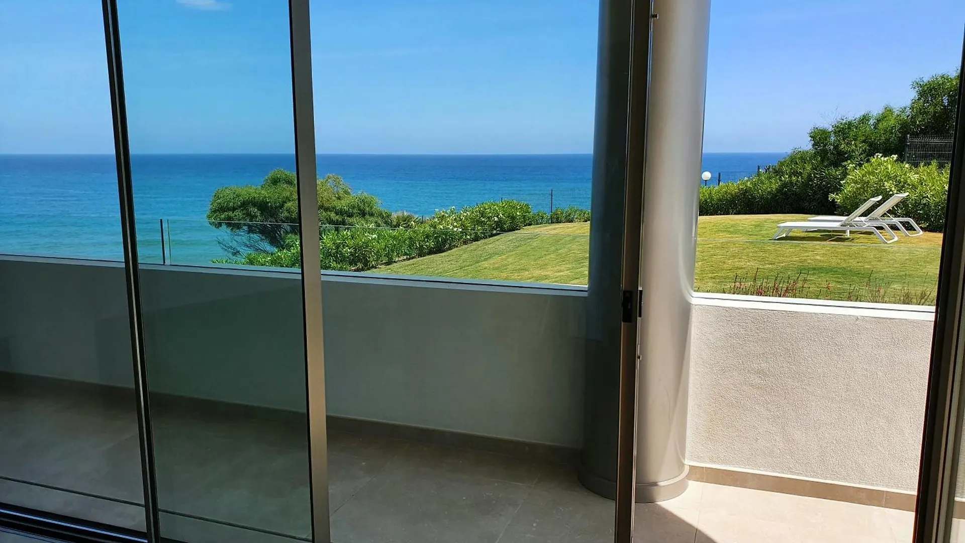 Luxury Beachfront Apartment With Pool, Sauna, Fitness And Gym In Province Malaga, Andalusia Mijas